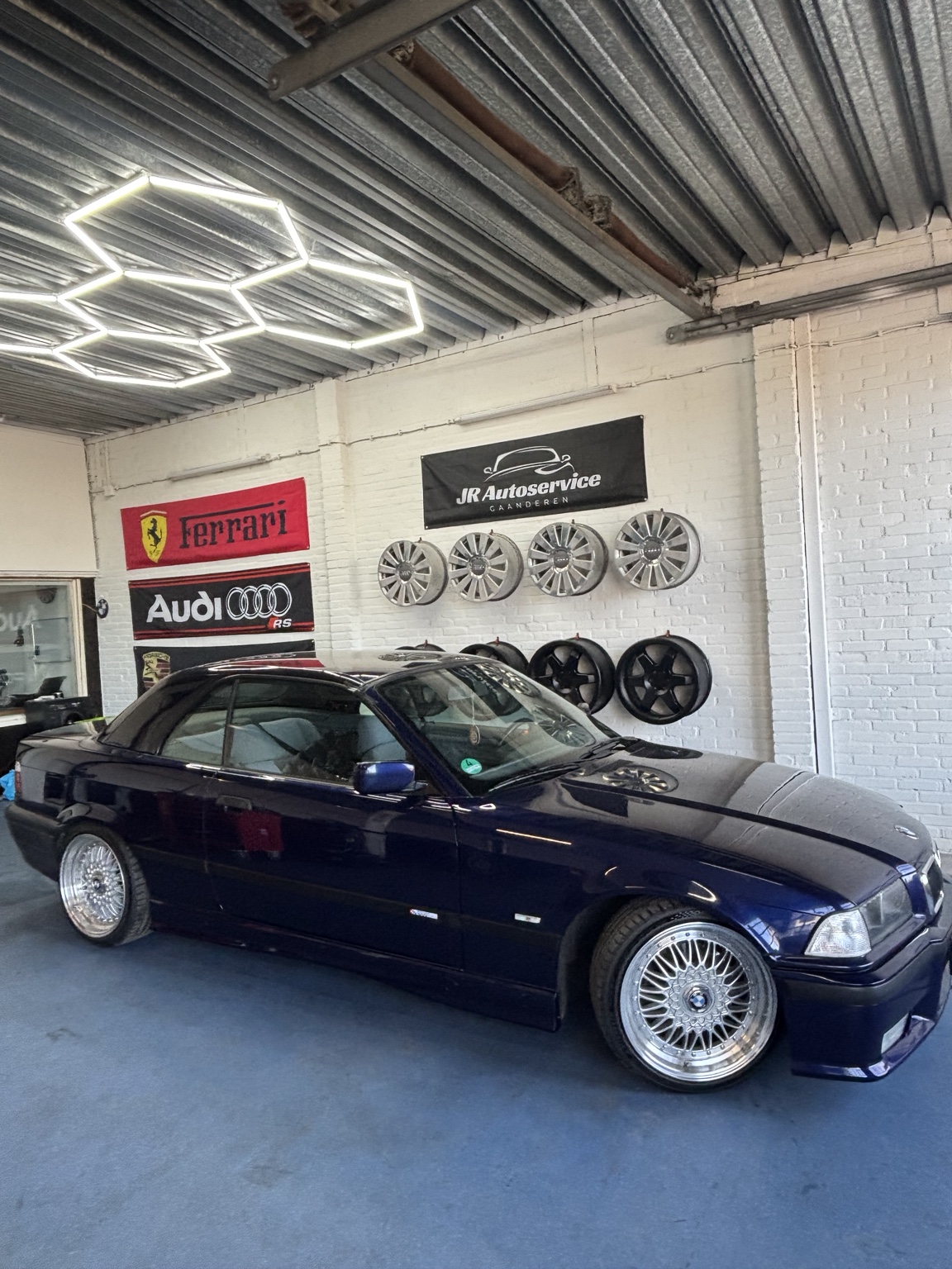 BMW E36 Cabrio in de werkplaats