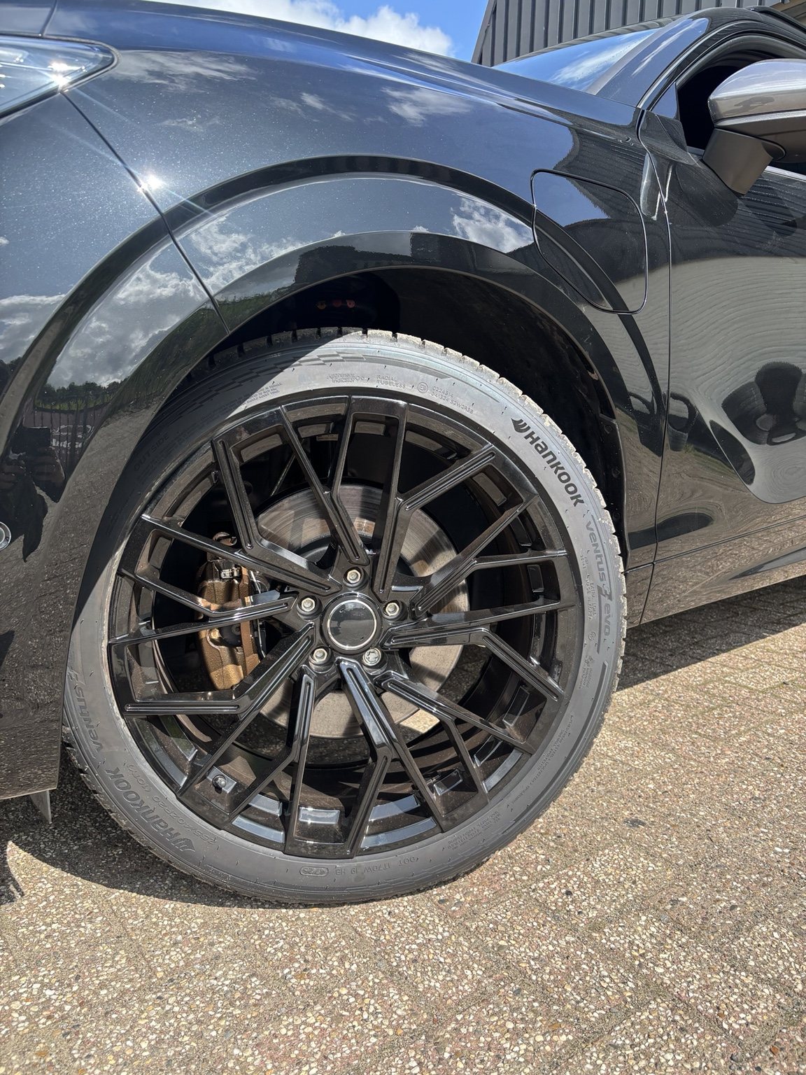 Tweede remklauw van CUPRA Terramar na spuiten