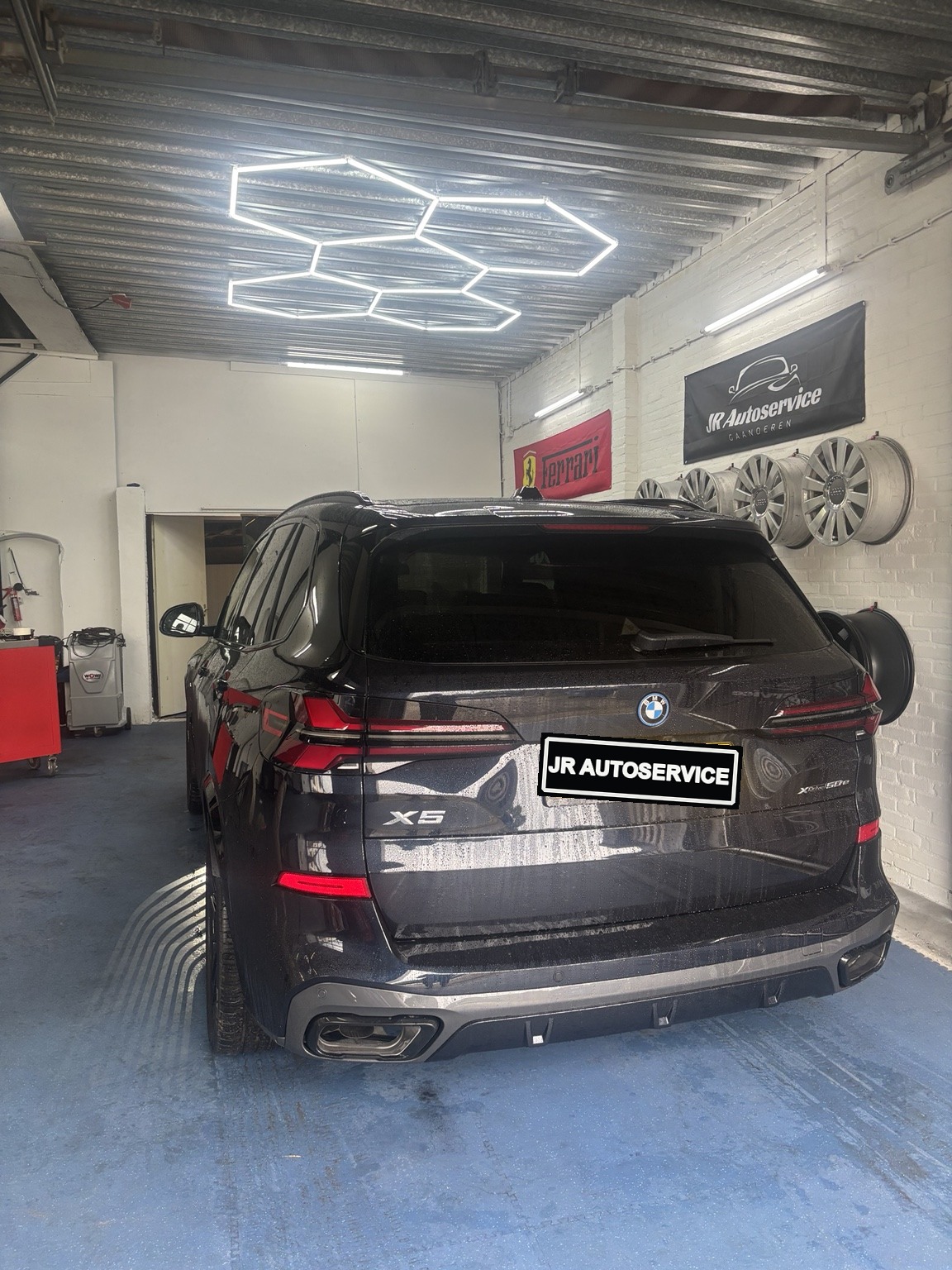 BMW X5 voor montage van spoorverbreders, achterzijde